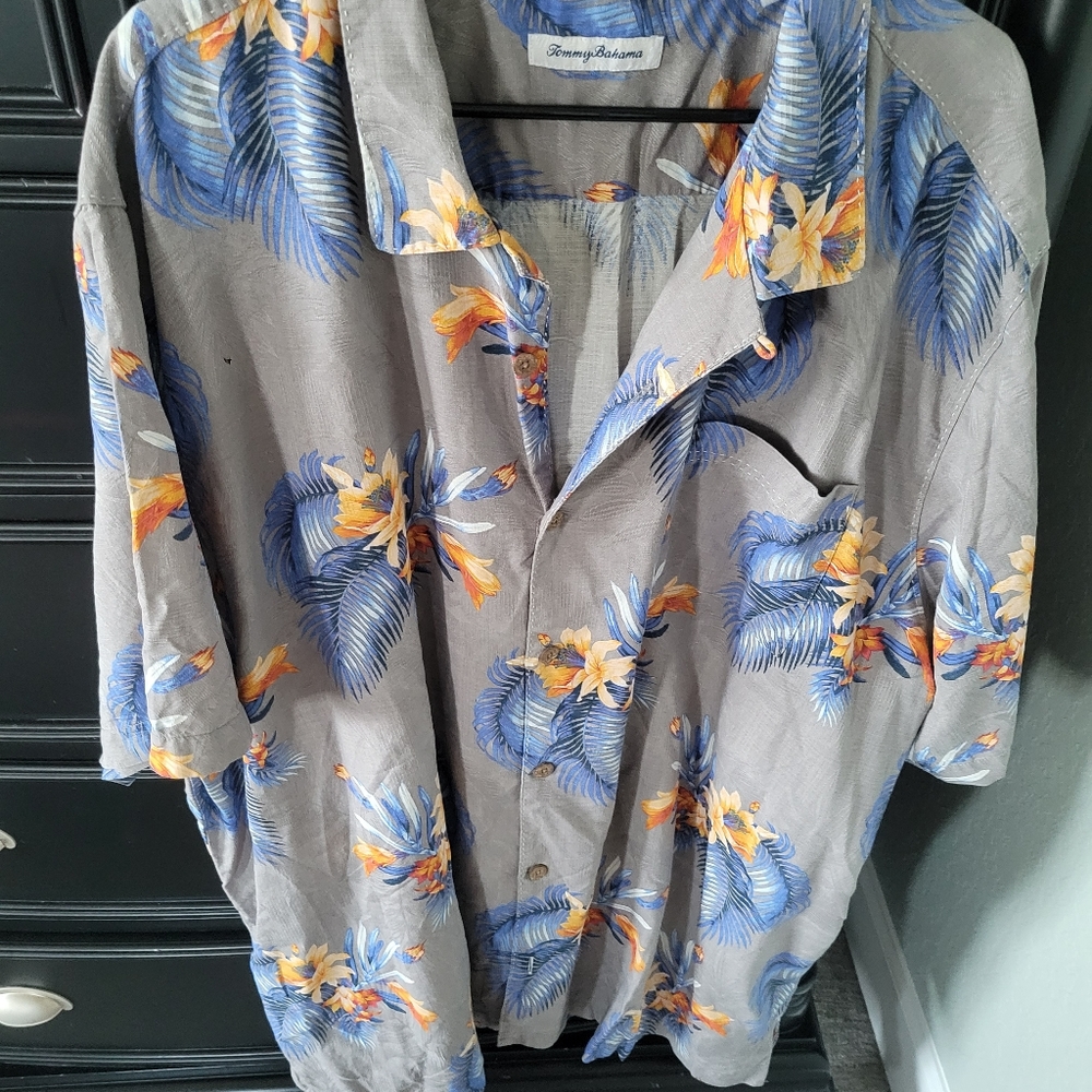Tommy Bahama Gray Floral Hawaiian Shirt 3XLT